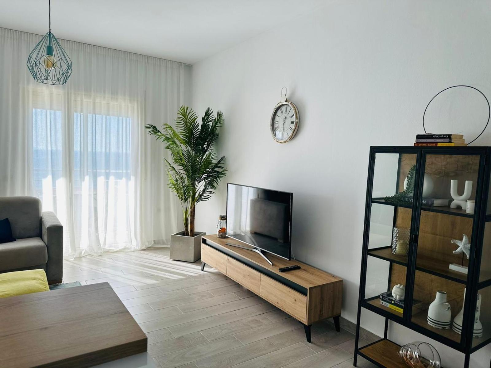 Sunny Hill Apartment Vlorë Exteriör bild